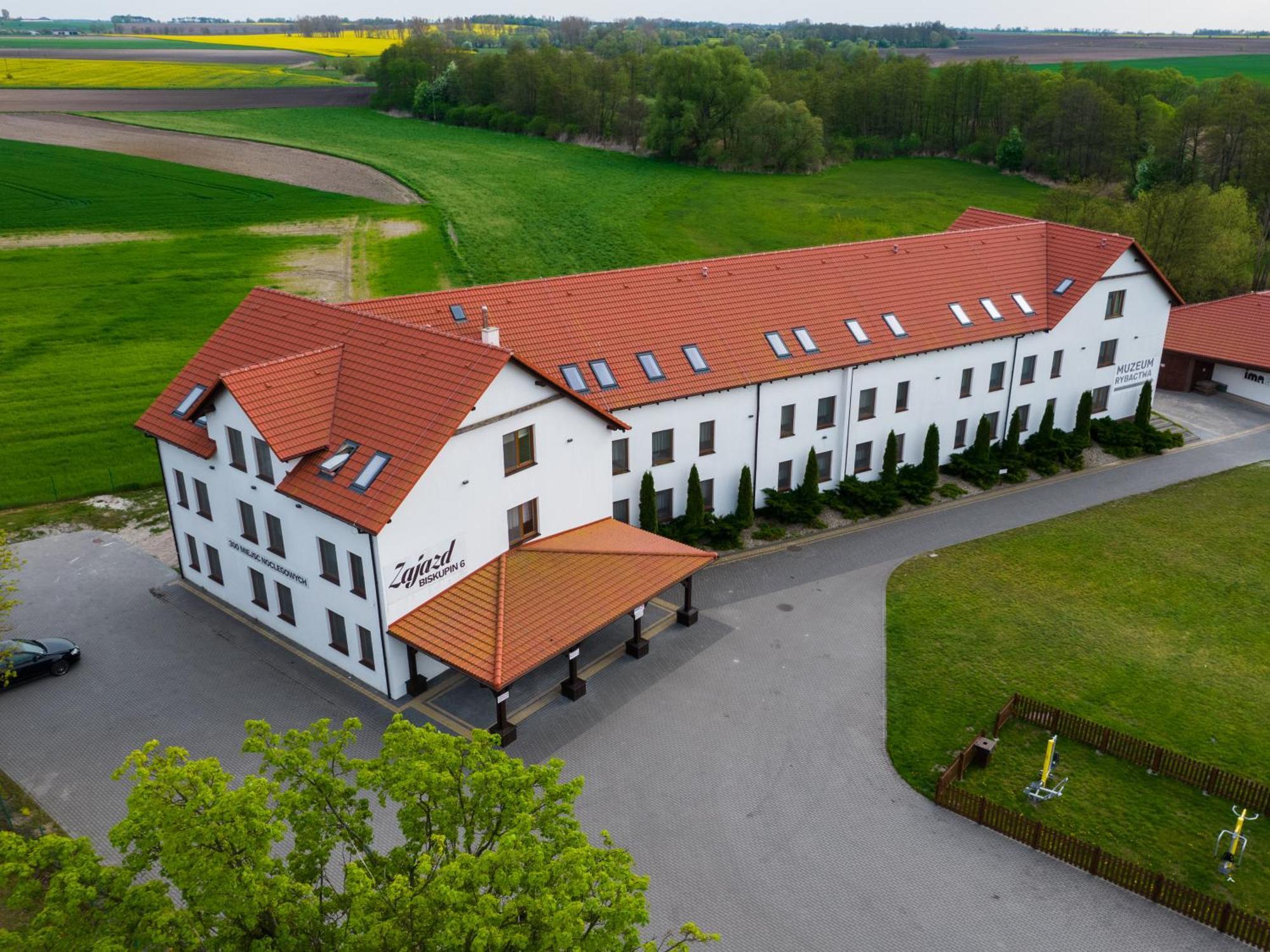 Zajazd W Biskupinie Exterior foto