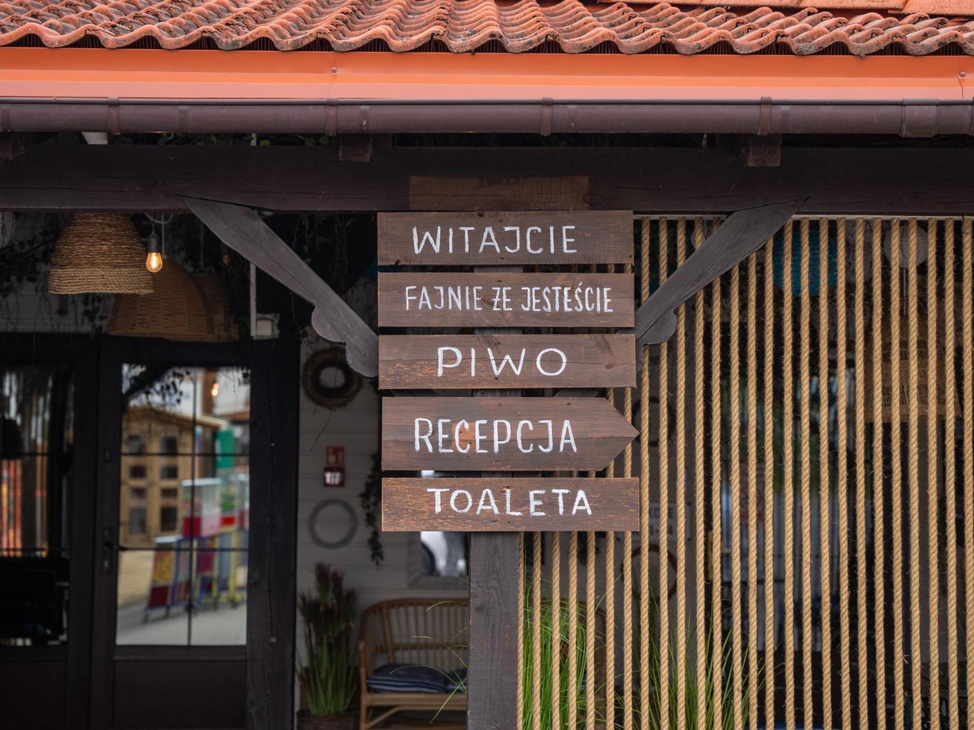 Zajazd W Biskupinie Exterior foto